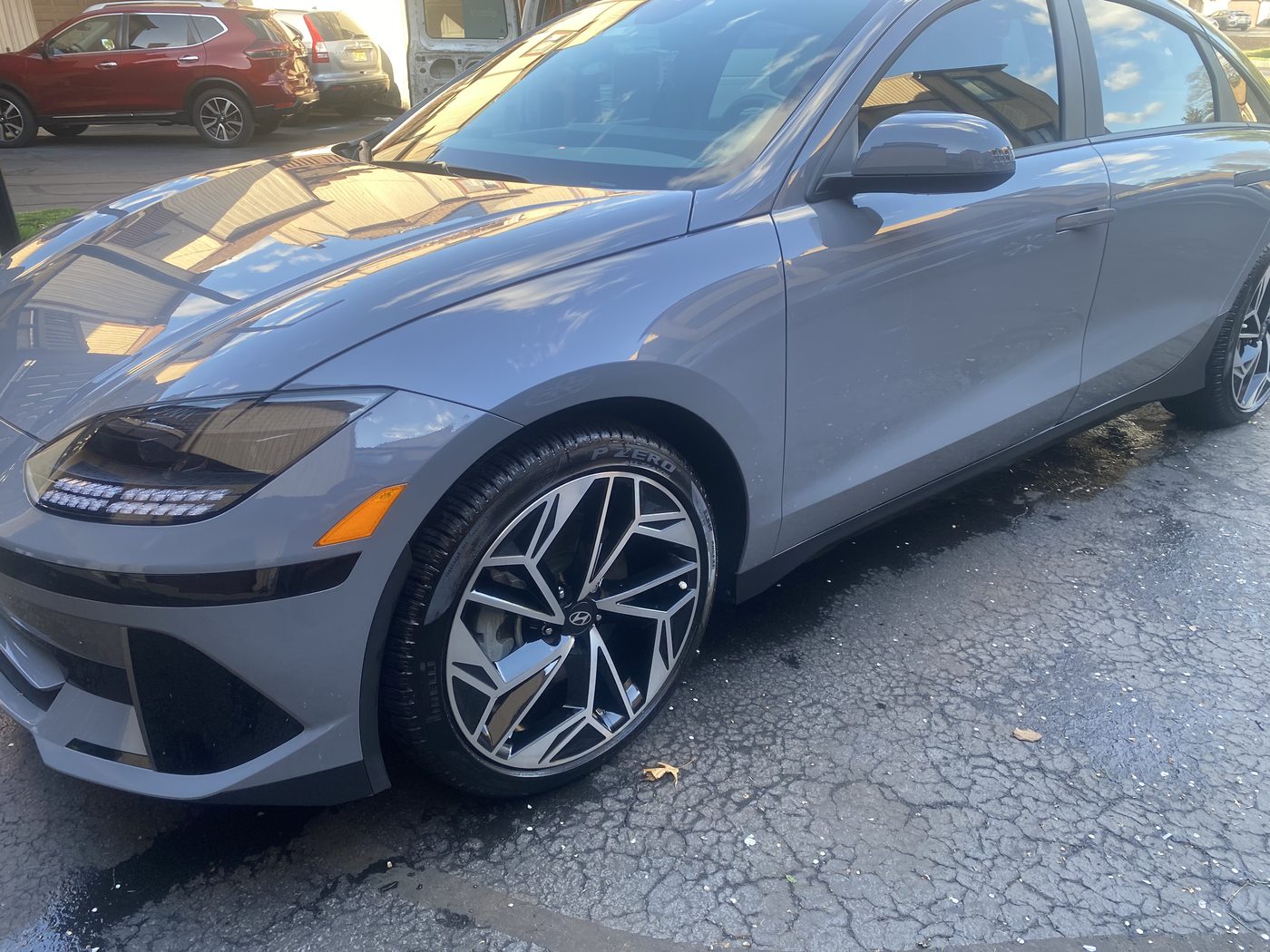 Same Hyundai glossy and finished after full detail